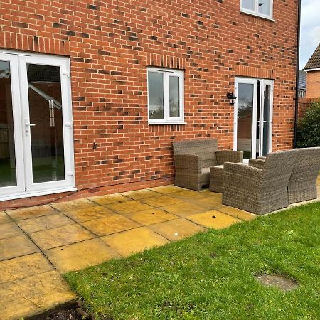 Stunning Large Detached Gloucester, 4 Beds, 3 Bedroom, 2 Bathroom Property, Nr Chelt, The Docks And Quays Sleeps 6 Buitenkant foto